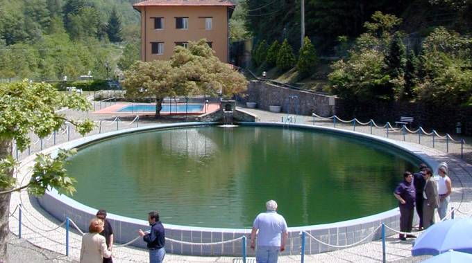 La piscina delle Terme di Equi (Pasquali)