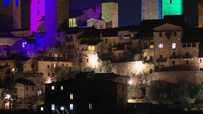 Al via ’Accade d’Inverno’. Comune e commercianti uniti per il Natale in città Al via ’Accade d’Inverno’. Comune e commercianti uniti per il Natale in città