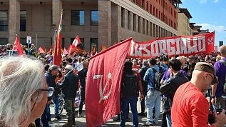 Una protesta sulla ex Gkn