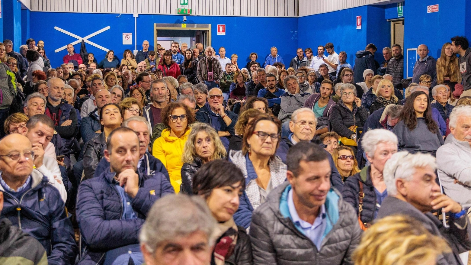 La promessa di Giani davanti a  300 marinesi: "Nuovi frangiflutti e ghiaie pronti entro inizio 2025"