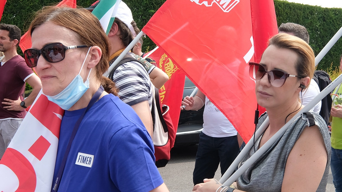 La decisione del tribunale di Milano ha suscitato preoccupazione tra gli operai La decisione del tribunale di Milano ha suscitato preoccupazione tra gli operai