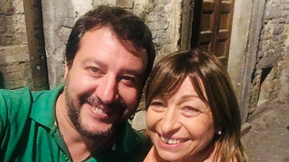 La coalizione guidata da Lega e Fratelli d'Italia vola nelle consultazioni. Il centrosinistra si attesta al 37,48%. Salvini, "Abbiamo fatto la storia". Lo sconfitto: "Colpa mia"