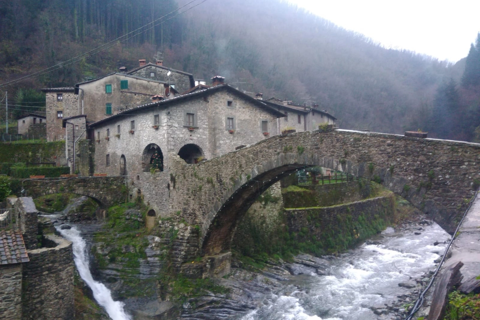 Lo storico ponte di Fabbriche di Vallico 