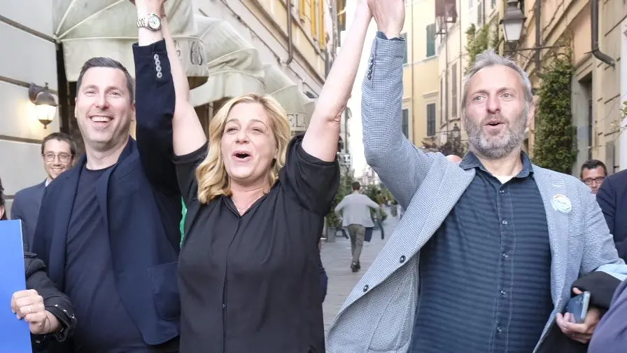 La lista civica ha fatto la differenza "Altri 5 anni per il cambiamento" La lista civica ha fatto la differenza "Altri 5 anni per il cambiamento"