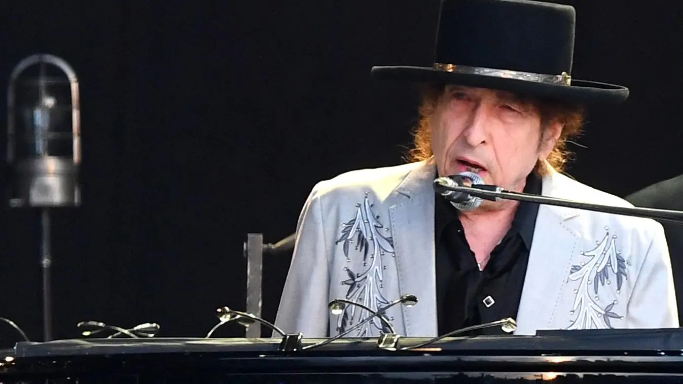Bob Dylan, finalmente Per i suoi primi 50 anni Umbria Jazz si regala un’emozione da Nobel Bob Dylan, finalmente Per i suoi primi 50 anni Umbria Jazz si regala un’emozione da Nobel