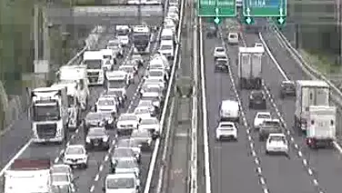 Il traffico congestionato sulla A1