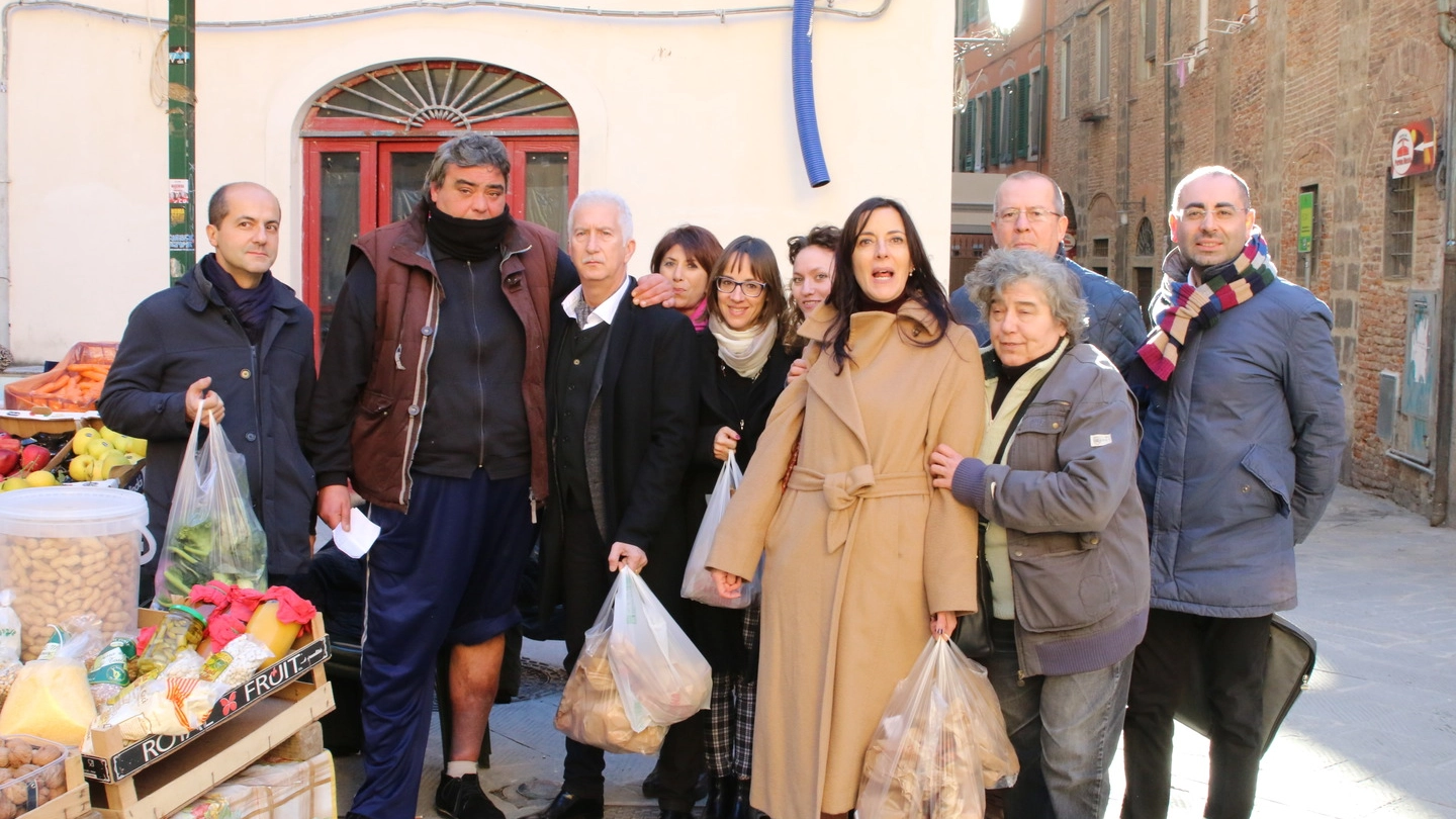 Solidarietà a Simone Ceccanti (secondo da sinistra)