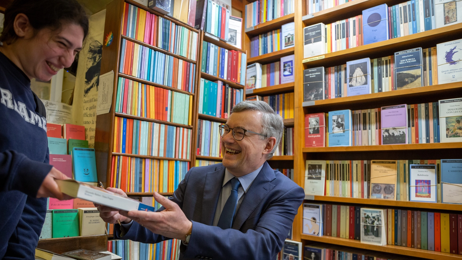 Il professore Alessandro Barbero firma copie alla libreria Ghibellina