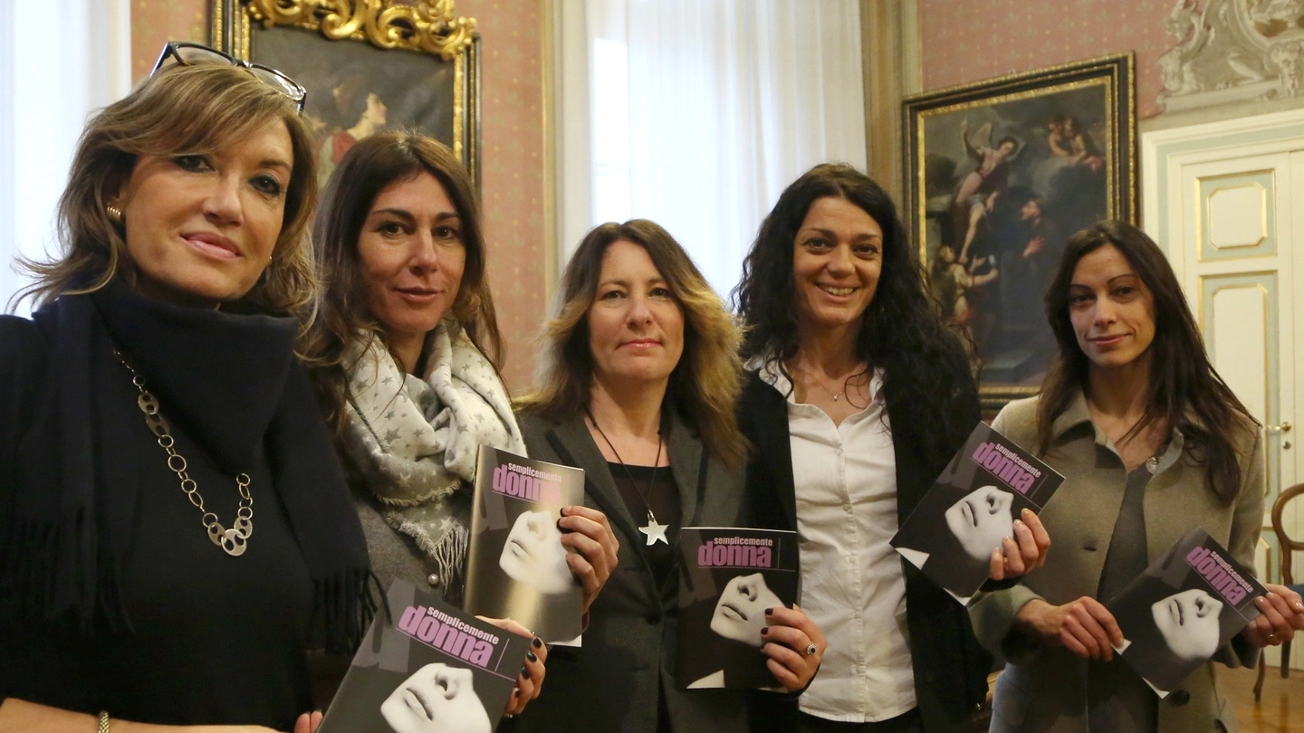  Da sinistra: Donatella Miliani, Sarita Severini, Gemma Paola Bracco, Barbara Gullà, Daniela Gagliardoni