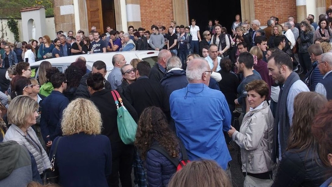 Folla ai funerali di Alessio Sabatini