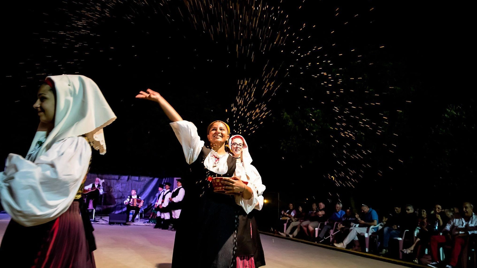 È Festa della Sardegna Tre giorni di saperi e sapori per tuffarsi nell’isola magica È Festa della Sardegna Tre giorni di saperi e sapori per tuffarsi nell’isola magica