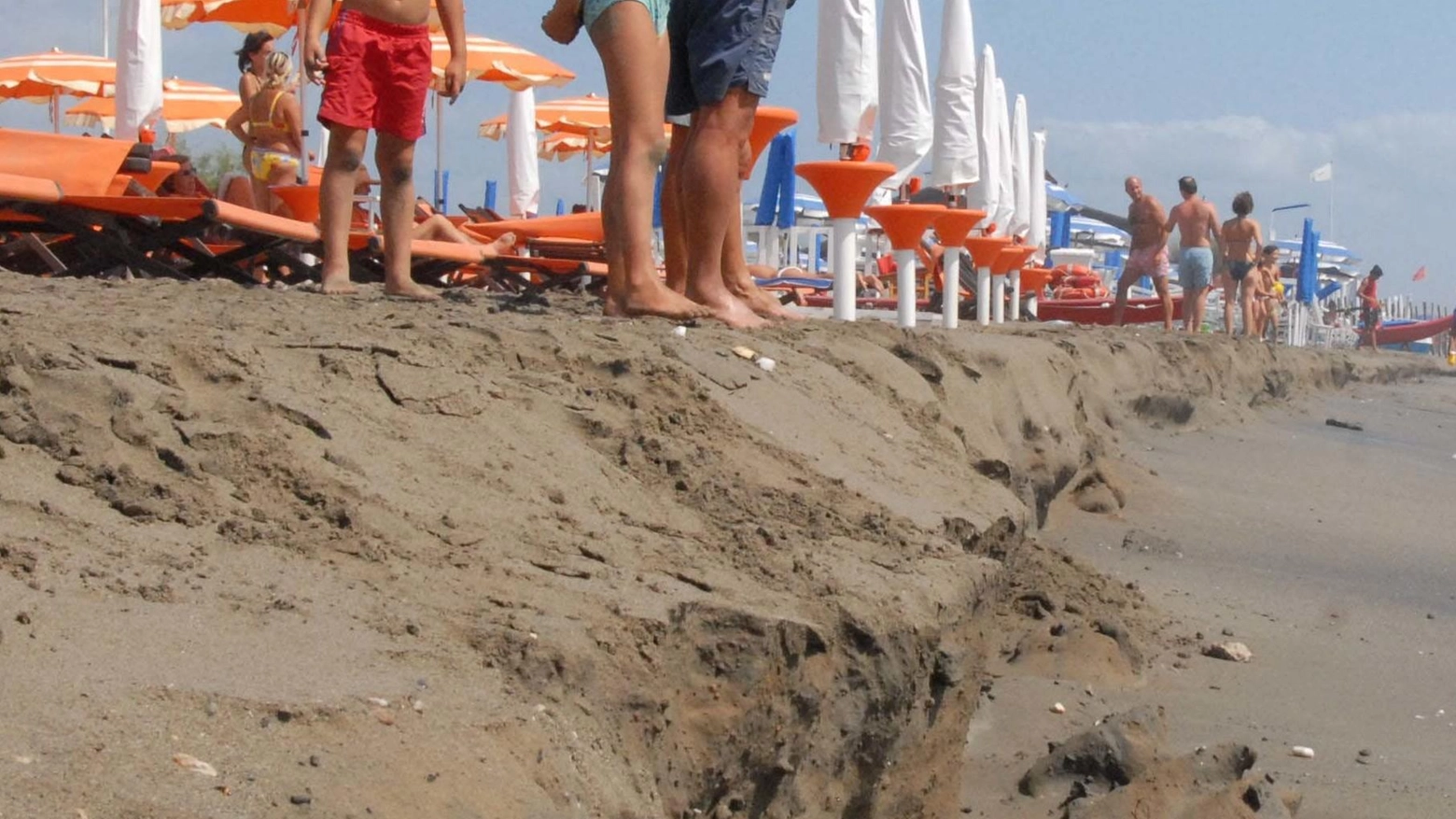 Ripascimento, progetto da 7 milioni. La sabbia in arrivo da Viareggio Ripascimento, progetto da 7 milioni. La sabbia in arrivo da Viareggio