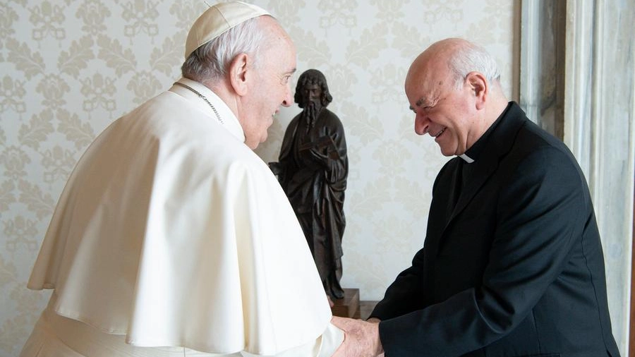 monsignor Vincenzo Paglia con papa Francesco (copyright Vatican Media)