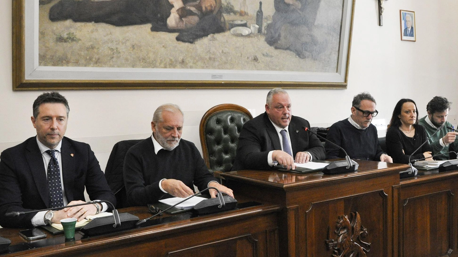 Un coro unanime a favore del Ccn "Resti al proprio posto e riprenda tutte le sue attività" Un coro unanime a favore del Ccn "Resti al proprio posto e riprenda tutte le sue attività"
