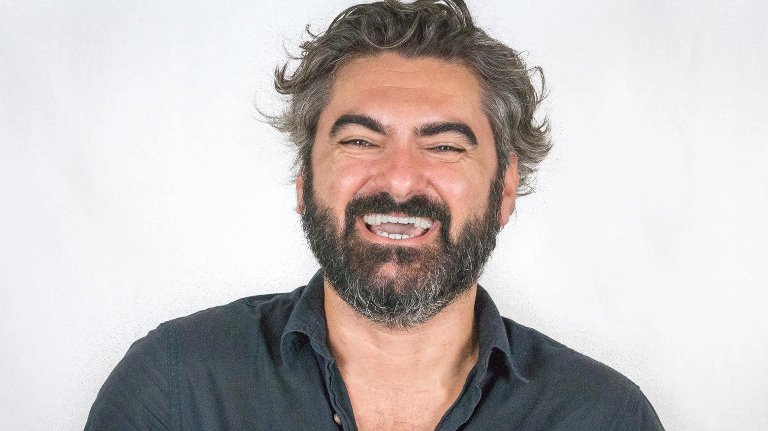 Santomauro al Politeama Tra "Like" e nevrosi social Santomauro al Politeama Tra "Like" e nevrosi social