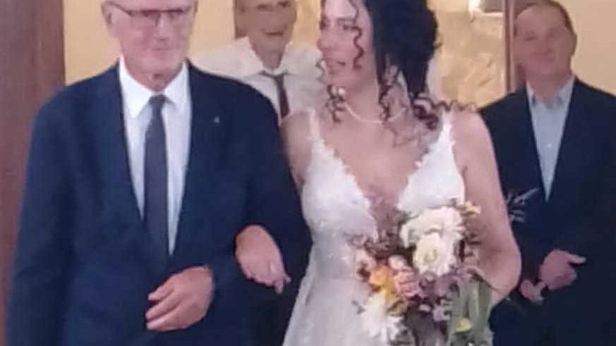 Babbo e sacerdote "Un matrimonio speciale" Babbo e sacerdote "Un matrimonio speciale"