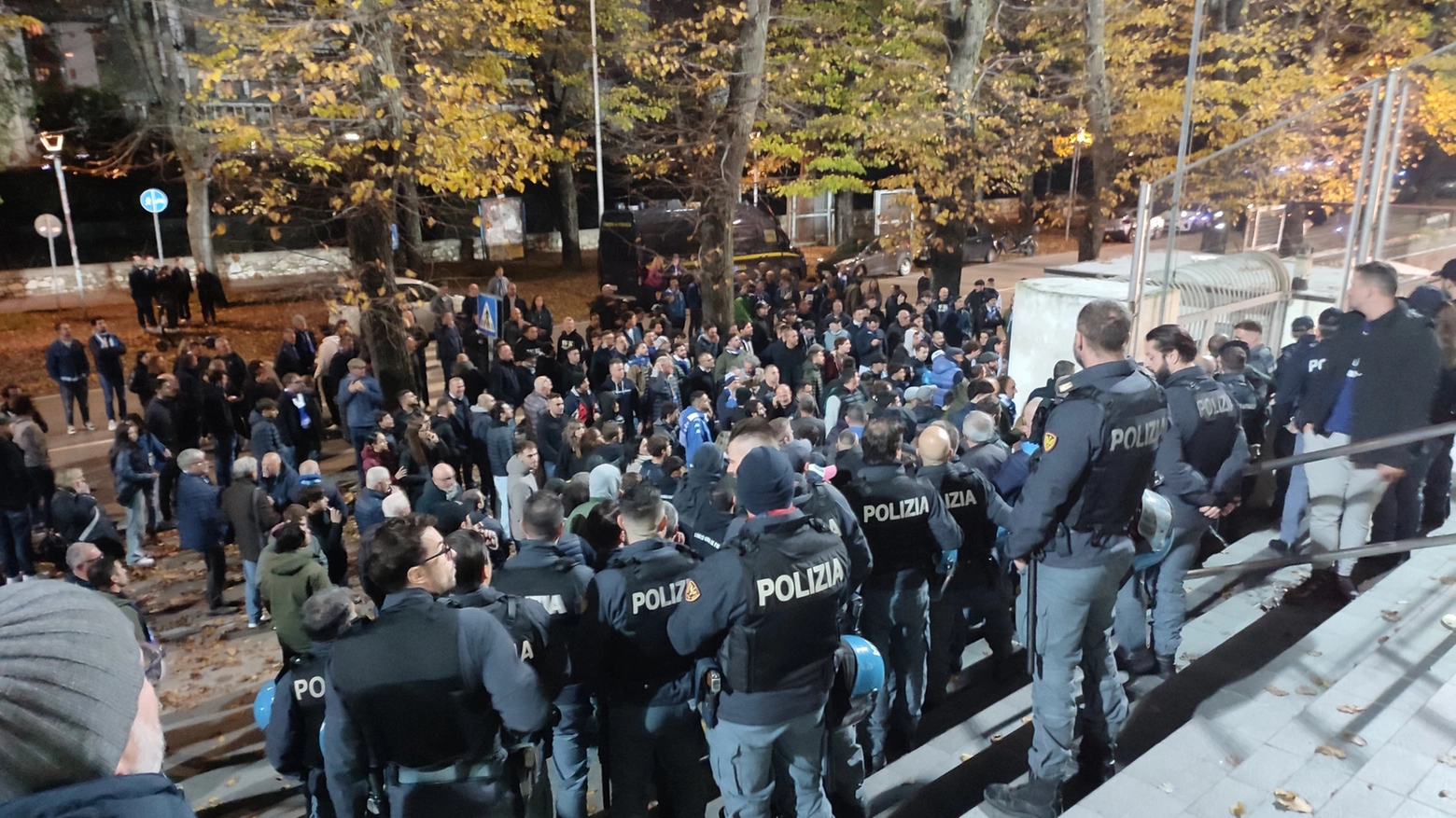 Nervi tesi a fine gara dopo la sconfitta del Prato (foto Attalmi) Nervi tesi a fine gara dopo la sconfitta del Prato (foto Attalmi)