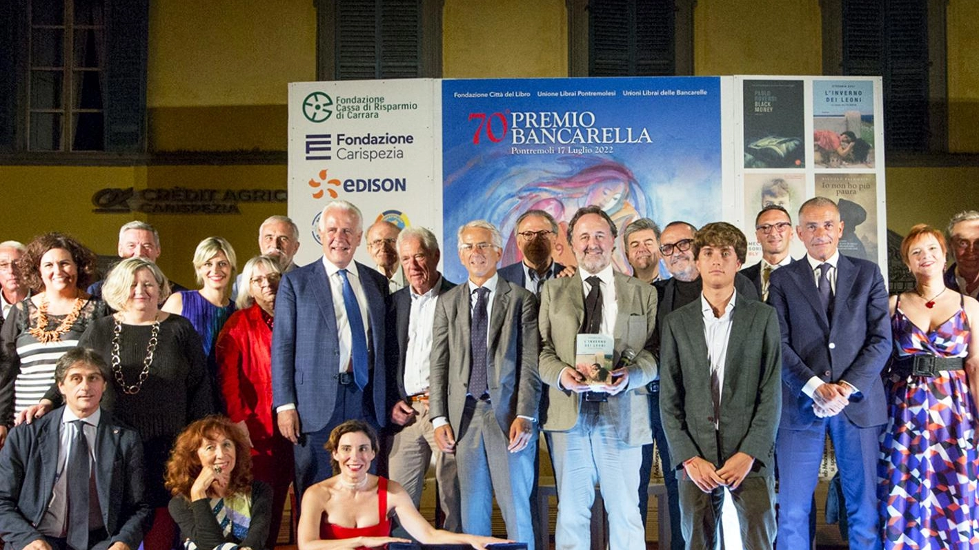 Pontremoli a tutto... Bancarella Sportivi e scrittori sul palco Pontremoli a tutto... Bancarella Sportivi e scrittori sul palco