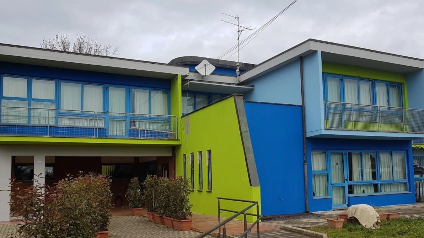 Lavori per un anno alla scuola “Rossi“ Lavori per un anno alla scuola “Rossi“