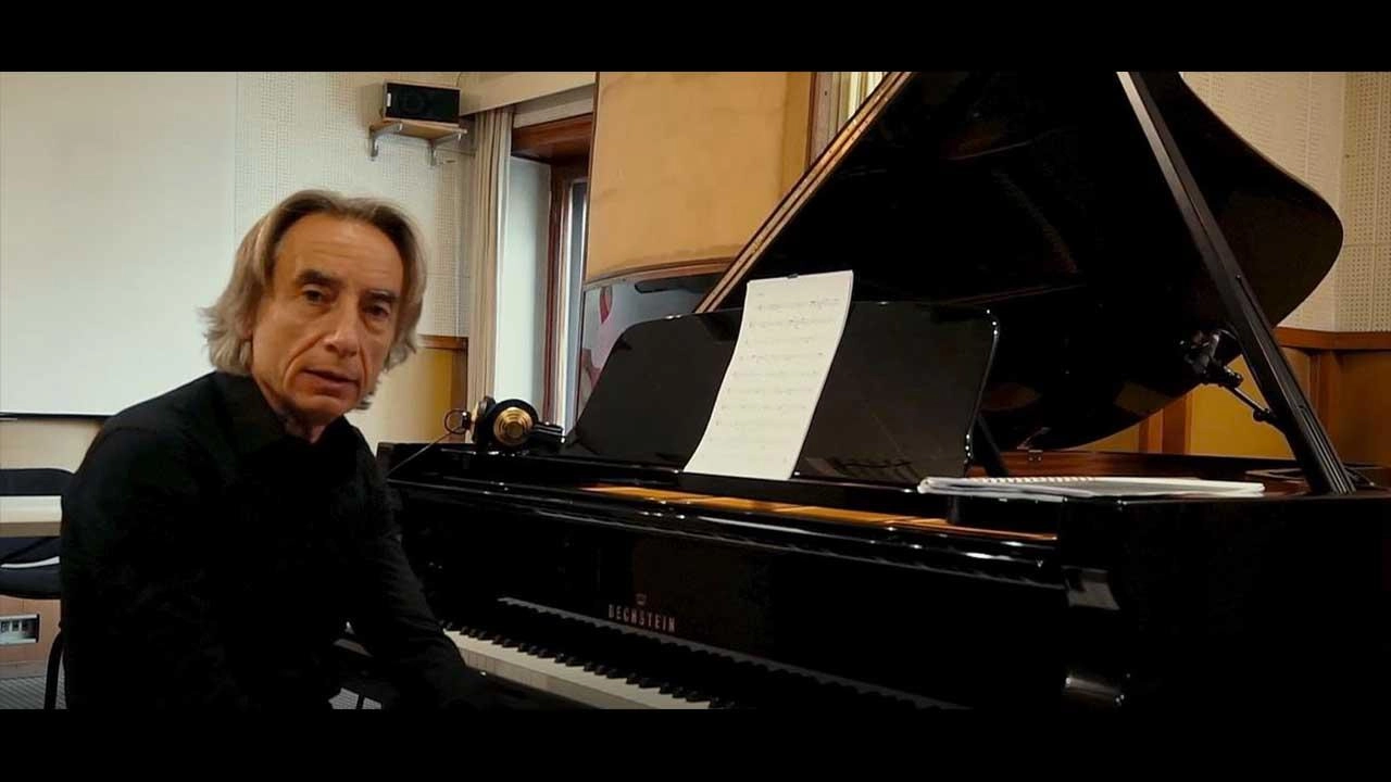 Parade rende omaggio a Sakamoto Spettacolo col docufilm di Falaschi Parade rende omaggio a Sakamoto Spettacolo col docufilm di Falaschi