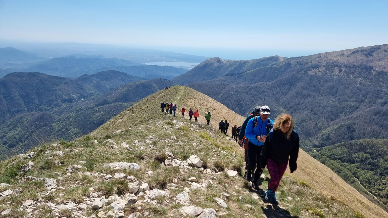 I “viaggi” di ApuaneGuide  L’esplorazione delle montagne  tra storia, natura e tradizioni