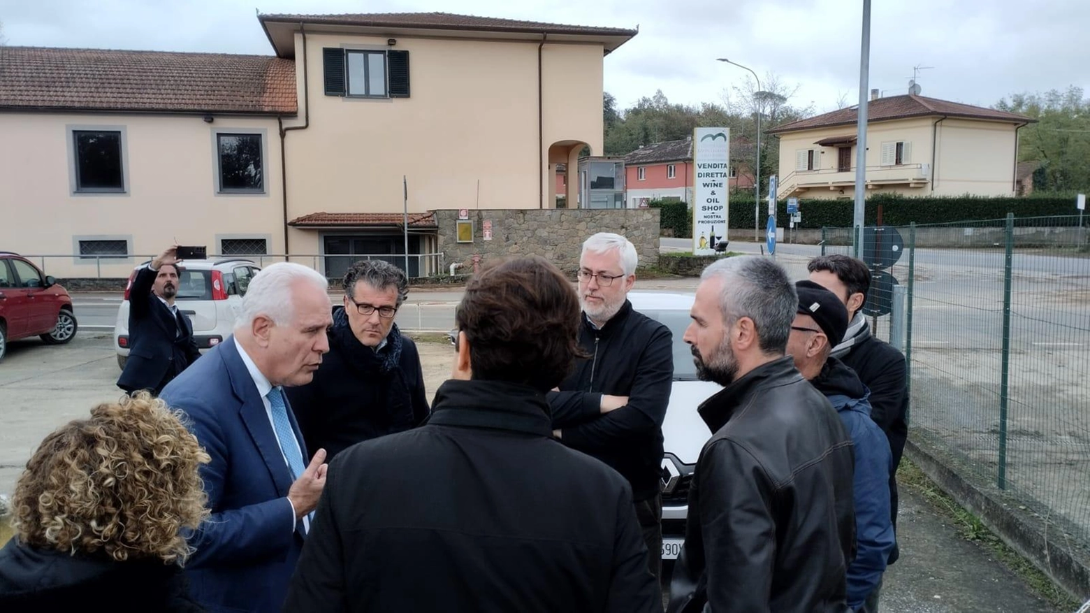 Giani nella cooperativa devastata. Visita e vicinanza dopo la tragedia. Impegno per avere ristori rapidi Giani nella cooperativa devastata. Visita e vicinanza dopo la tragedia. Impegno per avere ristori rapidi