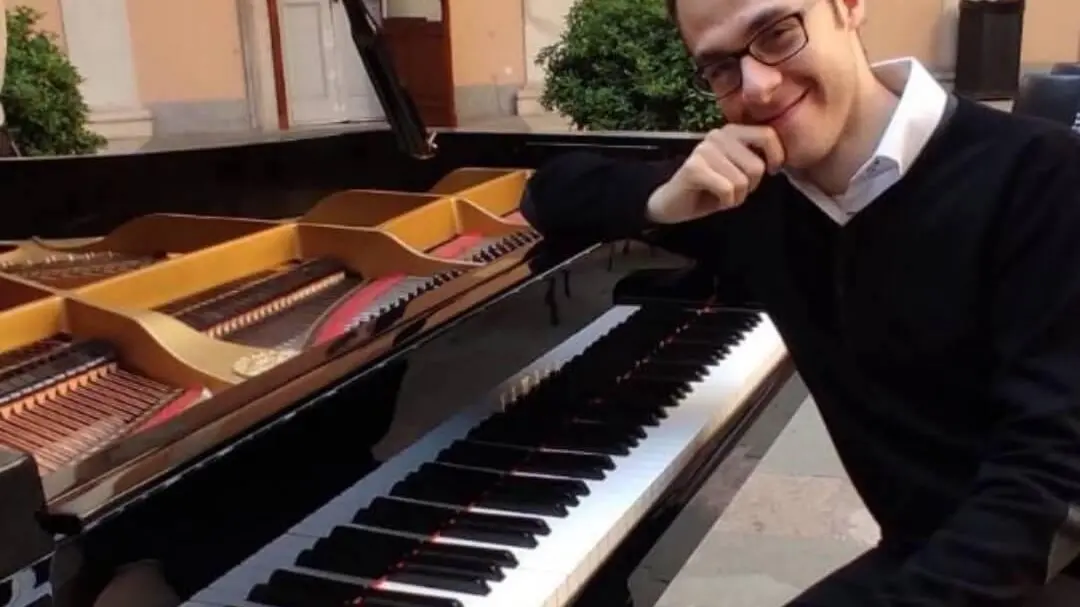 C’è il piano recital di Mattia Lorenzini C’è il piano recital di Mattia Lorenzini