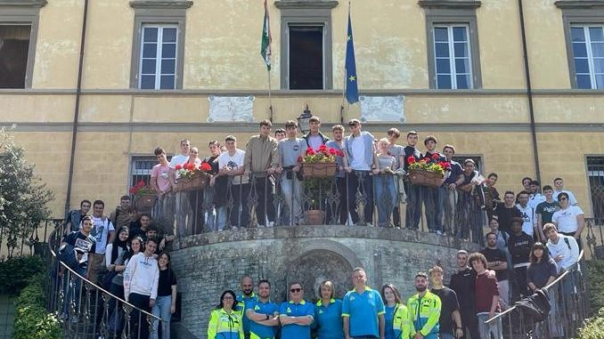 A scuola di soccorso all’agrario Iniziativa della Misericordia Coinvolti una sessantina di ragazzi A scuola di soccorso all’agrario Iniziativa della Misericordia Coinvolti una sessantina di ragazzi