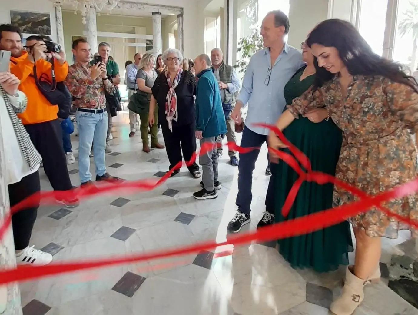’Festa della mamma’... artistica Collettiva di pittori liguri apuani Un omaggio alla terra generatrice