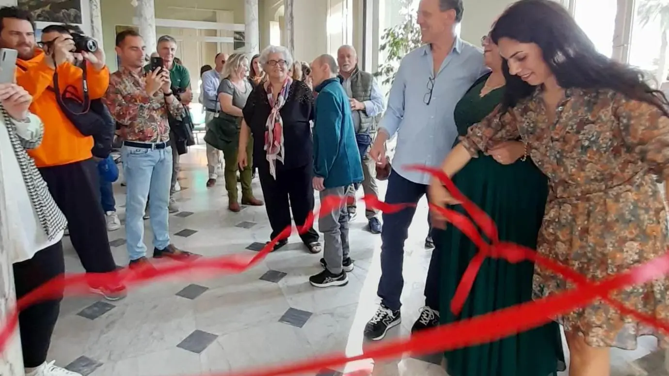 ’Festa della mamma’... artistica  Collettiva di pittori liguri apuani  Un omaggio alla terra generatrice