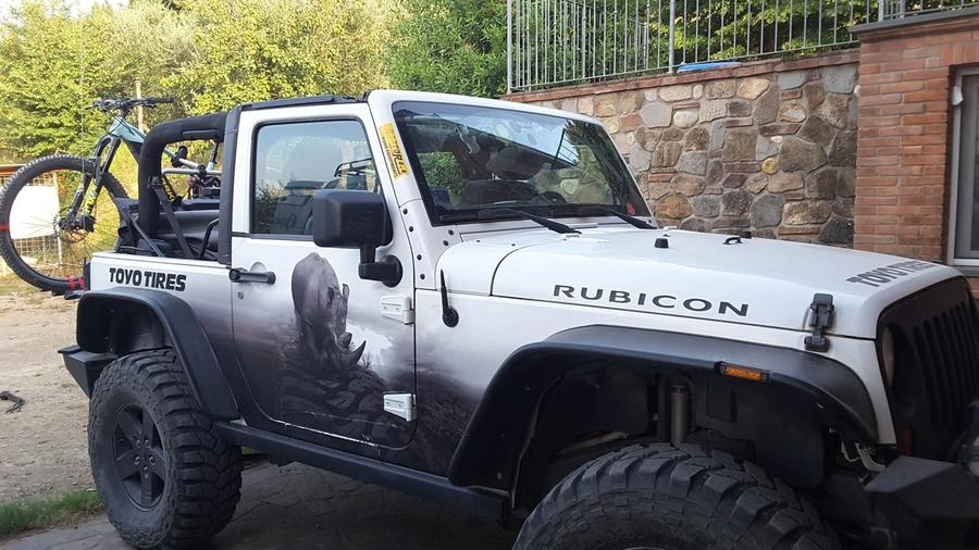 La Jeep fuoristrada rubata nella villa di Simone Campani a Forcoli