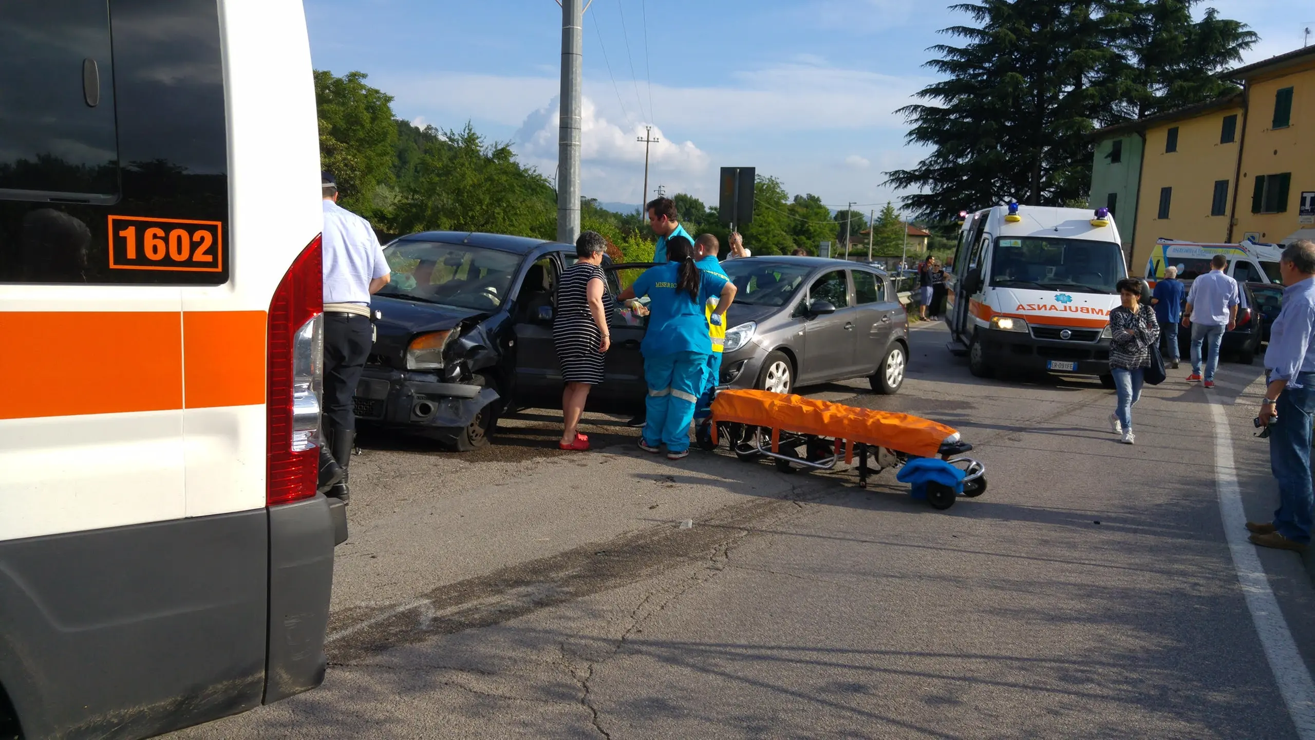 Maxi tamponamento, tre all'ospedale