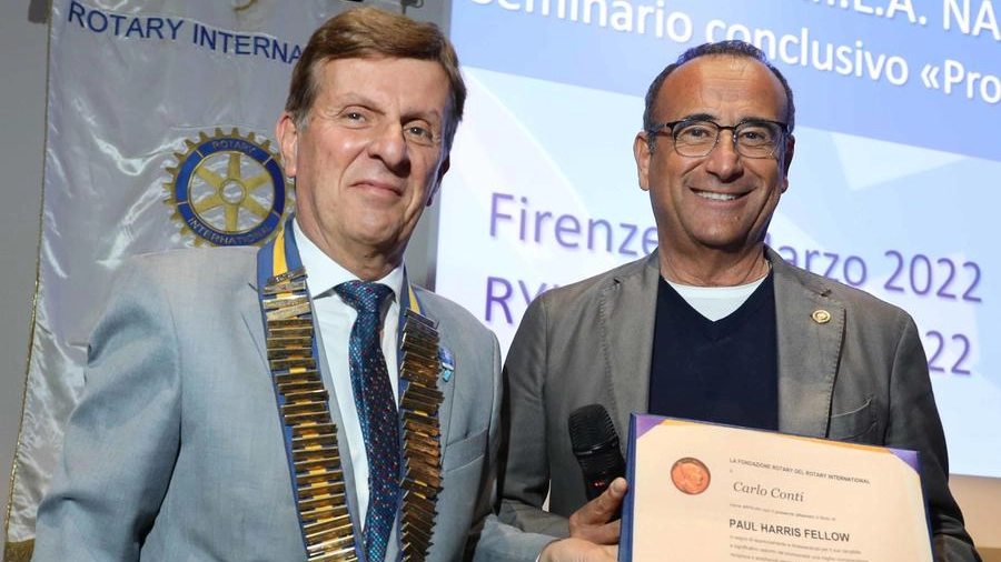 Il Governatore Distrettuale del Rotary, Fernando Damiani con il presentatore Carlo Conti