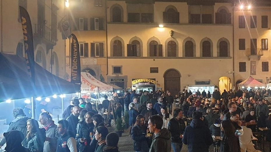 Torna il cibo di strada  Piazza Varchi e via Roma  protagoniste del weekend