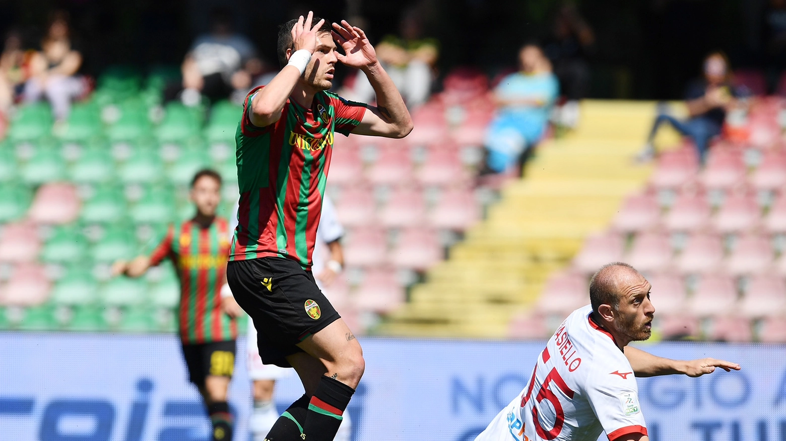 La Ternana in azione con il Sudtirol (foto Pianetafoto)