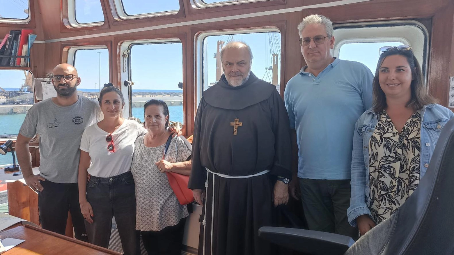 Il vescovo sulla Open Arms  Solidarietà all’equipaggio  "Così aiutiamo i migranti"