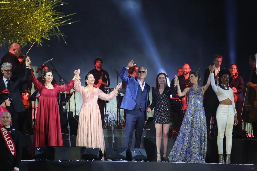 Passerella trionfale per Bocelli & C (foto Luca Bongianni/Fotocronache Germogli)