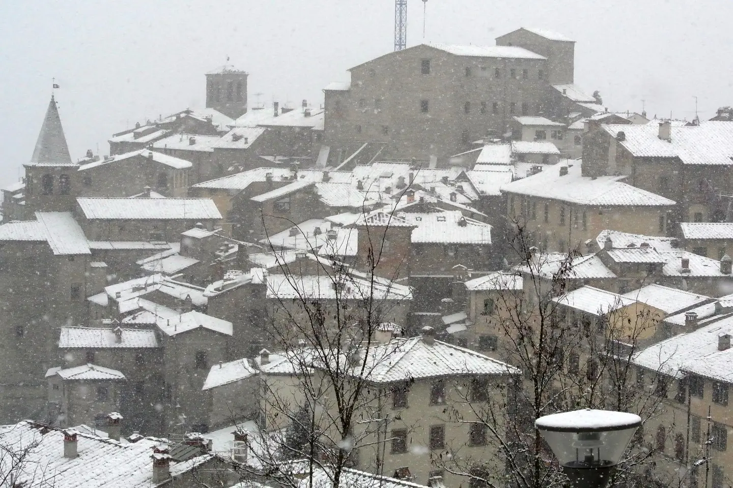Allerta meteo, dalle 23 potrebbe tornare a nevicare in Casentino e Valtiberina. Precipitazioni previste anche ad Arezzo