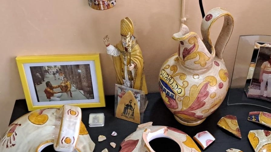 Parla l’anonimo collezionista di brocche: "Mi butto dopo Sant’Antonio..." Parla l’anonimo collezionista di brocche: "Mi butto dopo Sant’Antonio..."