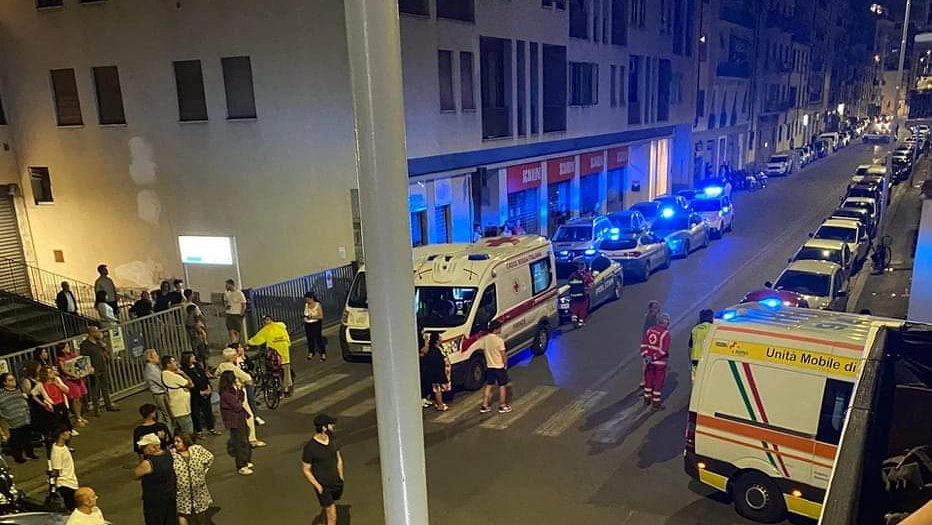 Alcuni abitanti si sono riversati in strada Alcuni abitanti si sono riversati in strada