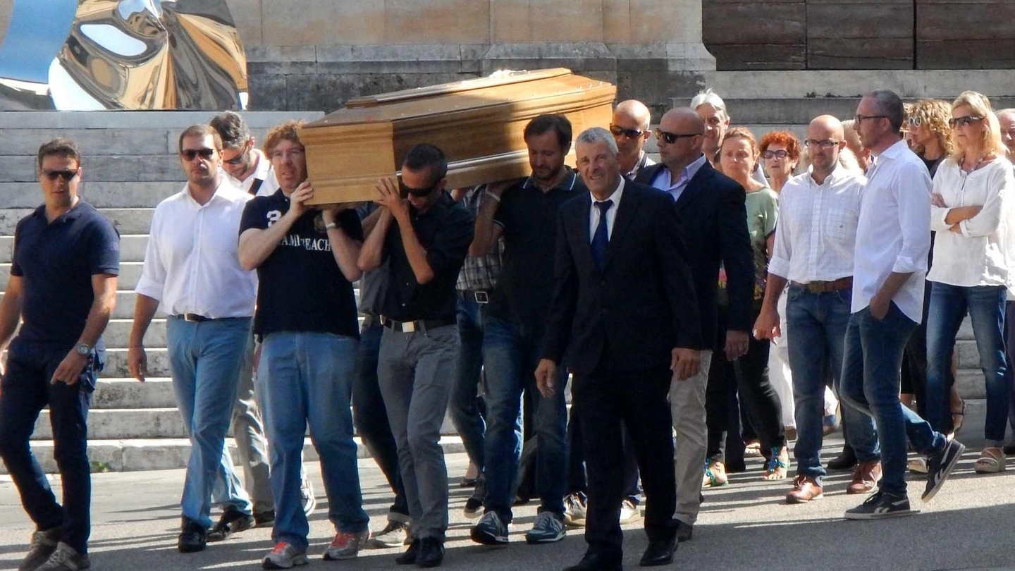 Il funerale di Fabio Maccheroni (foto Umicini)