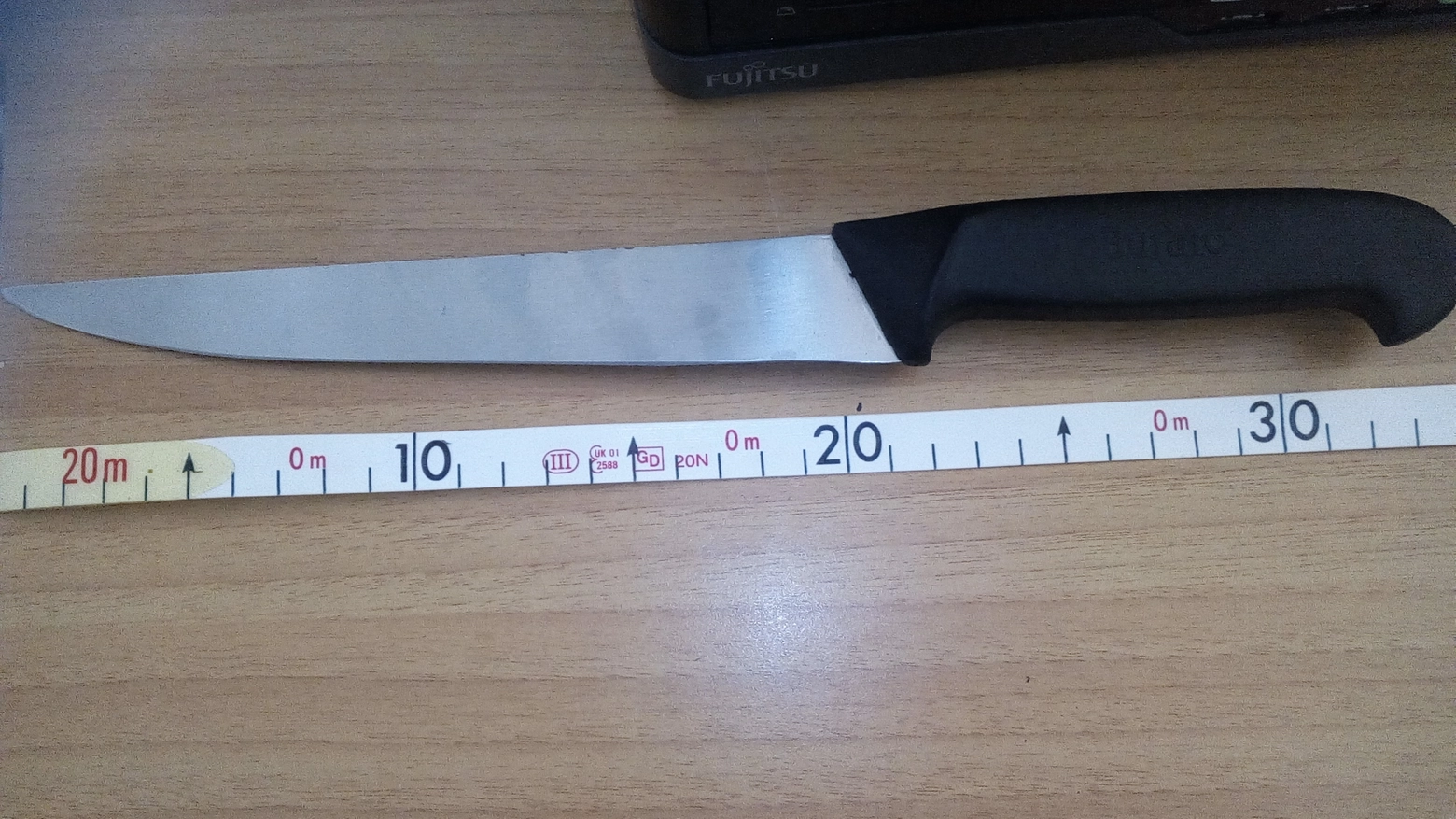 Il coltello con il quale un uomo ha minacciato i genitori