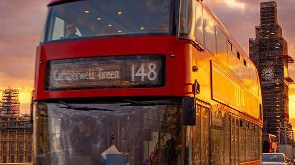 Ecco un vero “Double Decker“ con la sua storia  Tutte le caratteristiche dell’autentico bus londinese