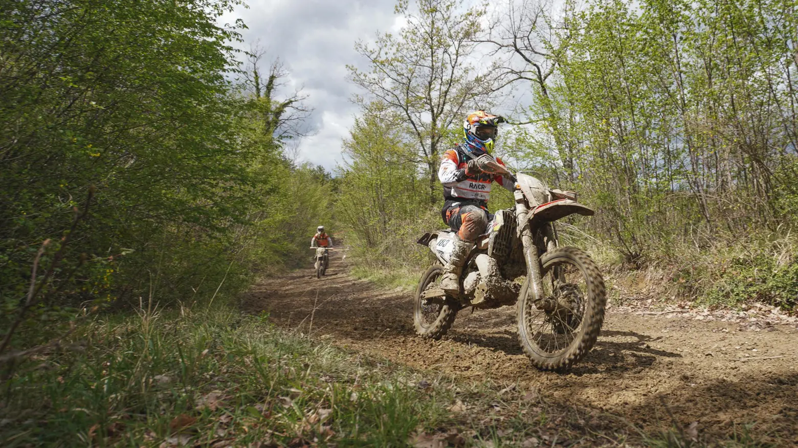 Gara enduro annullata Albergatori infuriati "Decisione improvvisa In fumo migliaia di euro" Gara enduro annullata Albergatori infuriati "Decisione improvvisa In fumo migliaia di euro"
