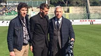 Bernardeschi e Del Ghingaro alla Viareggio Cup: il giocatore rifiutò la sciarpa juventina