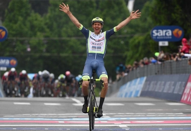 Giro d'Italia 2021, tappa 3: risultati, classifica e ordine d'arrivo. Vince Van Der Hoorn