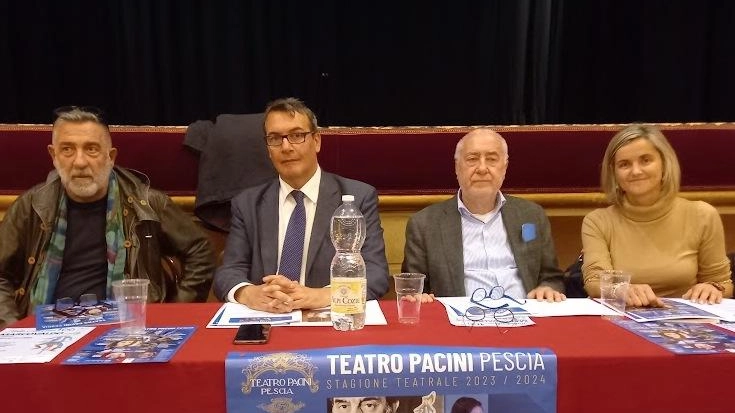 Al via la stagione del Teatro Pacini. Undici appuntamenti di qualità con l’icona di stile Drusilla Foer Al via la stagione del Teatro Pacini. Undici appuntamenti di qualità con l’icona di stile Drusilla Foer