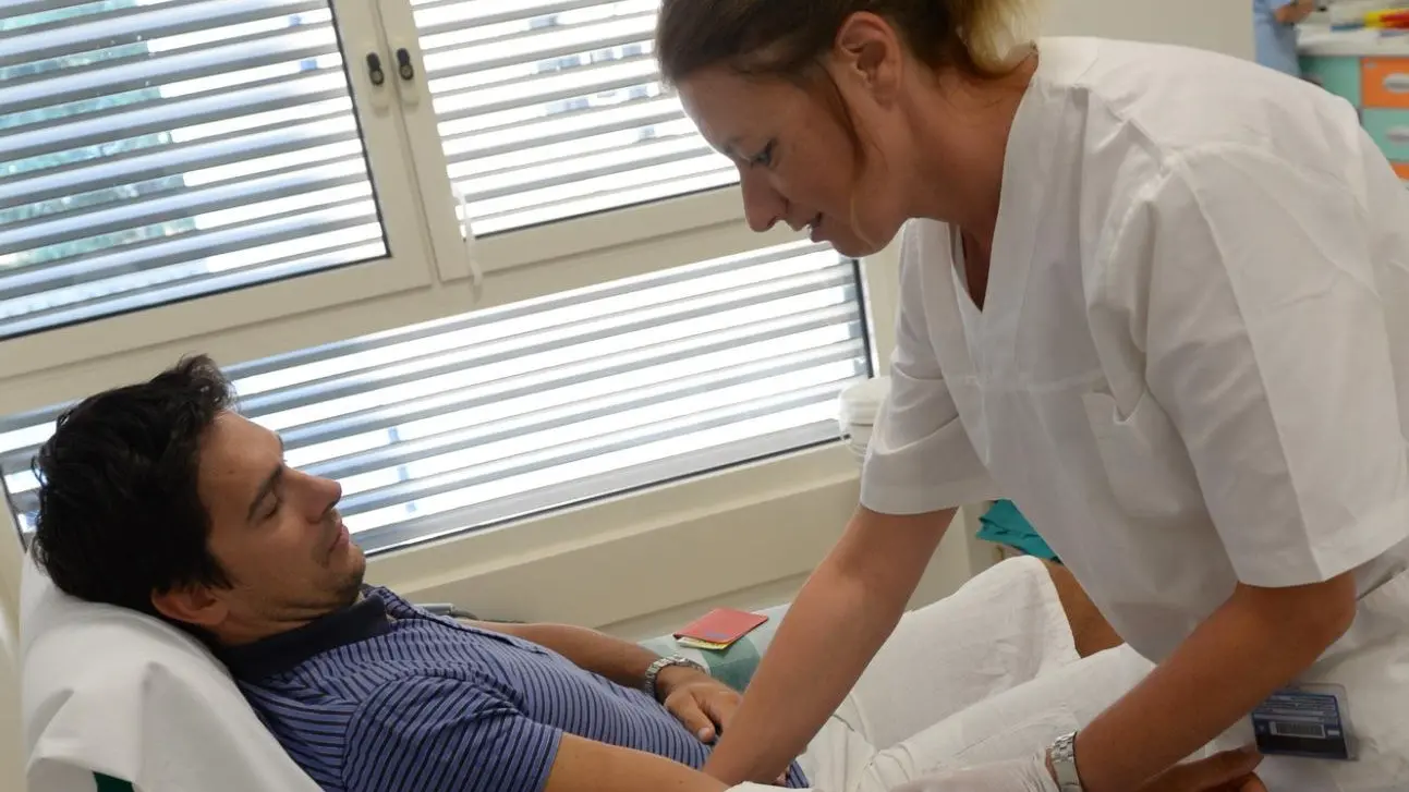 L’importanza di donare il sangue Fratres e Avis uniscono le forze Due giorni di campagna informativa L’importanza di donare il sangue Fratres e Avis uniscono le forze Due giorni di campagna informativa