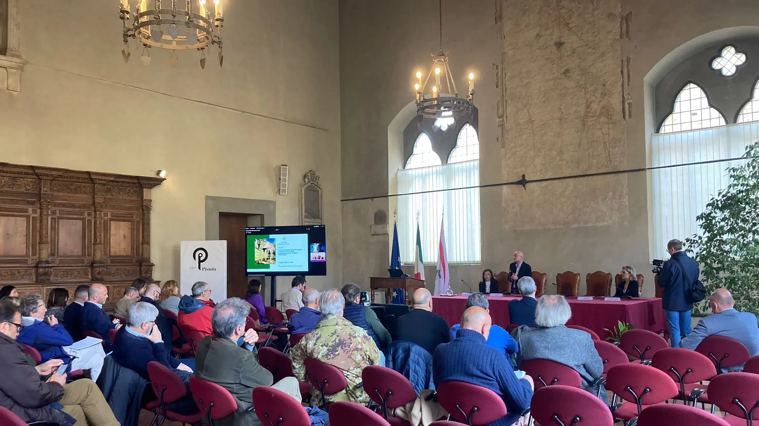 Un momento dell'incontro organizzato dal GAL in Sala Maggiore di palazzo Comunale Un momento dell'incontro organizzato dal GAL in Sala Maggiore di palazzo Comunale