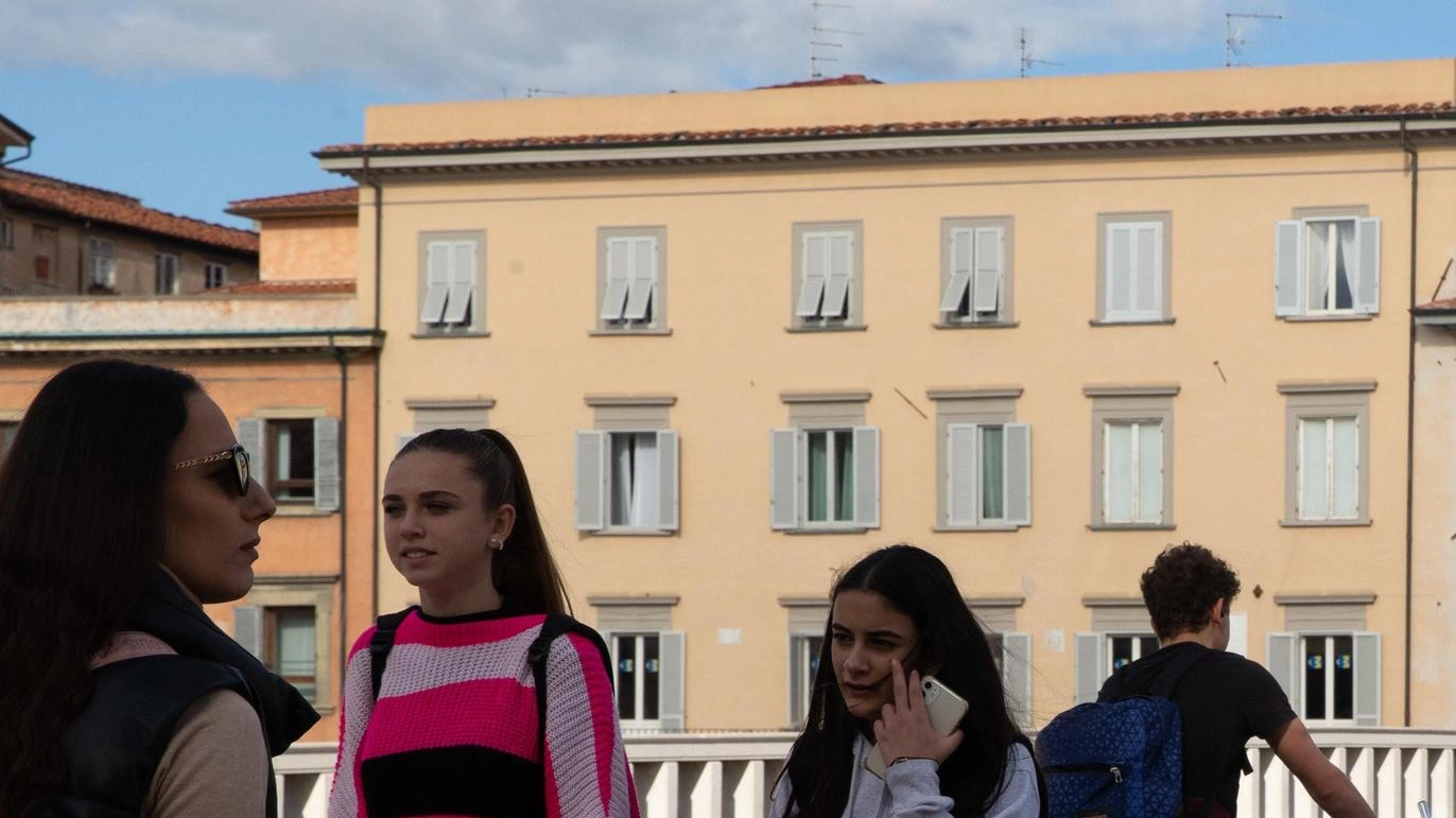 Ponte di mezzo chiuso al traffico. Domenica colazione gratis per tutti Ponte di mezzo chiuso al traffico. Domenica colazione gratis per tutti